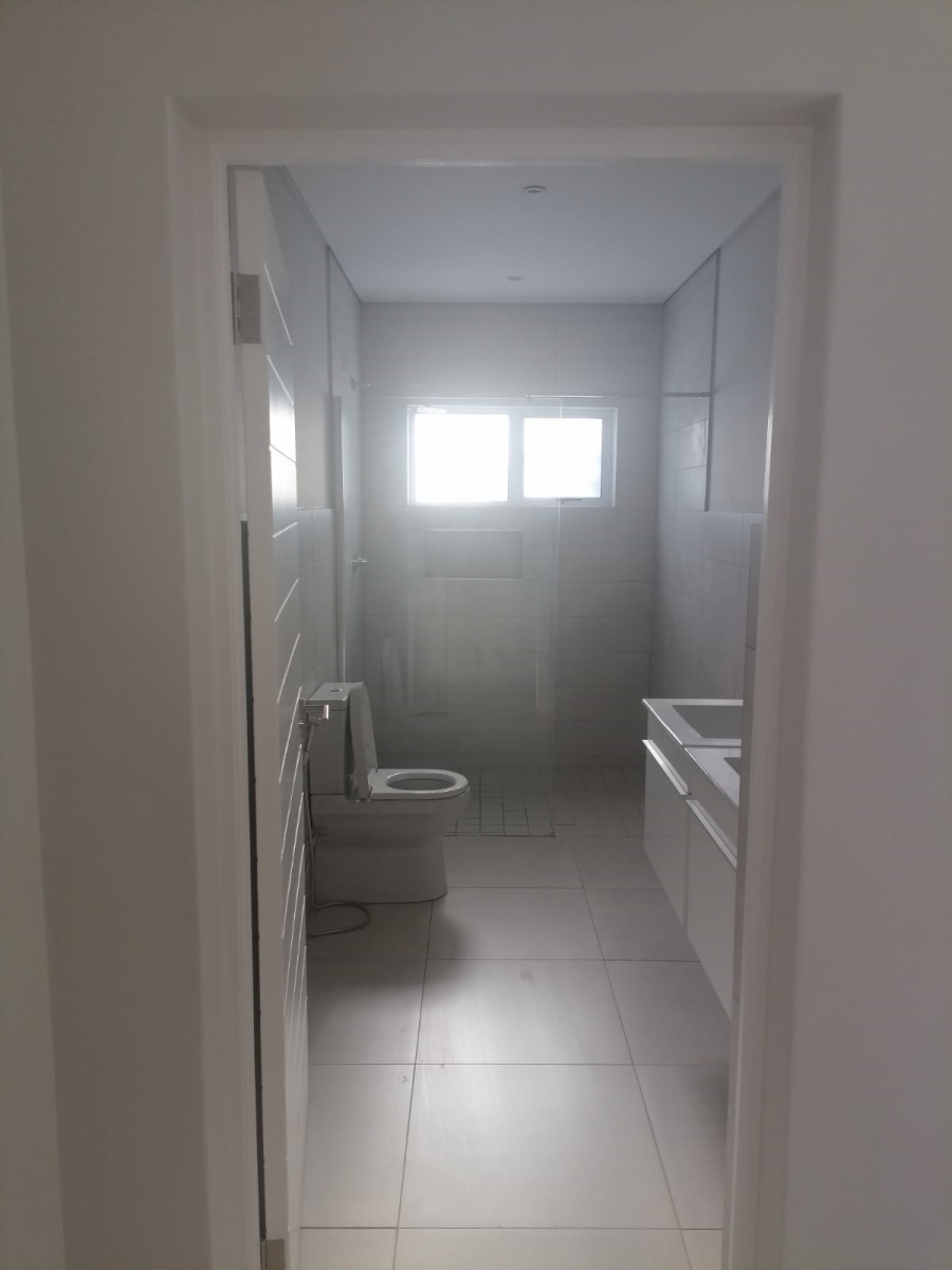 3 Bedroom Property for Sale in Somerset Lakes Western Cape